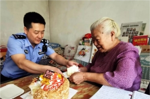 20年后，他成了书记！